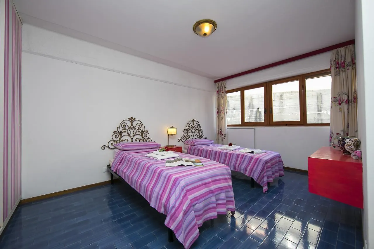 Residenza Ludovica By The Lake Angera Apartamento